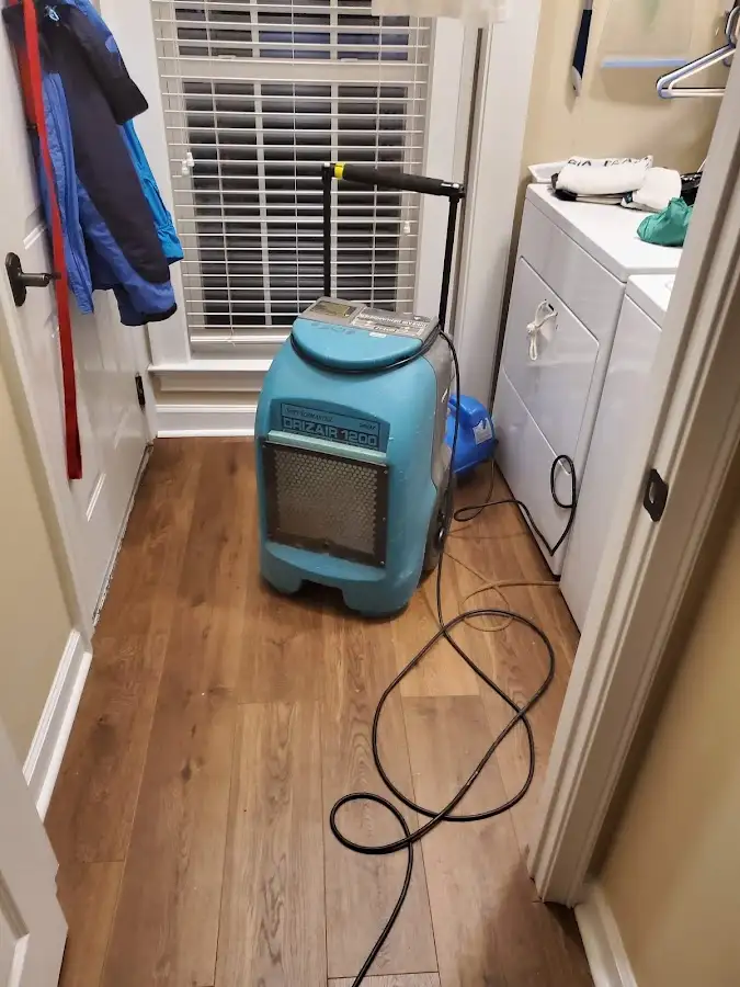 Commercial dehumidifier deployed for Flood Damage Cleanup in Bowling Green